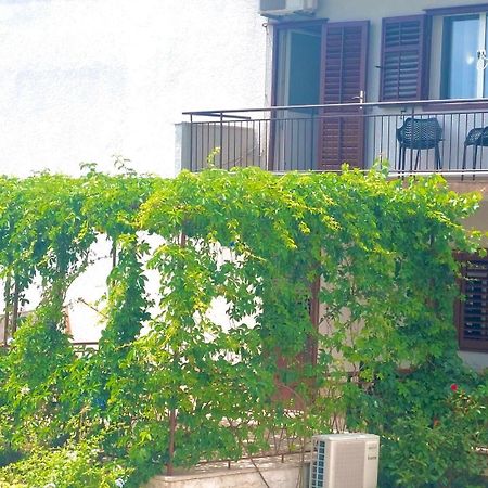 Apartment Fila - Large & Close To The Beach Makarska Esterno foto