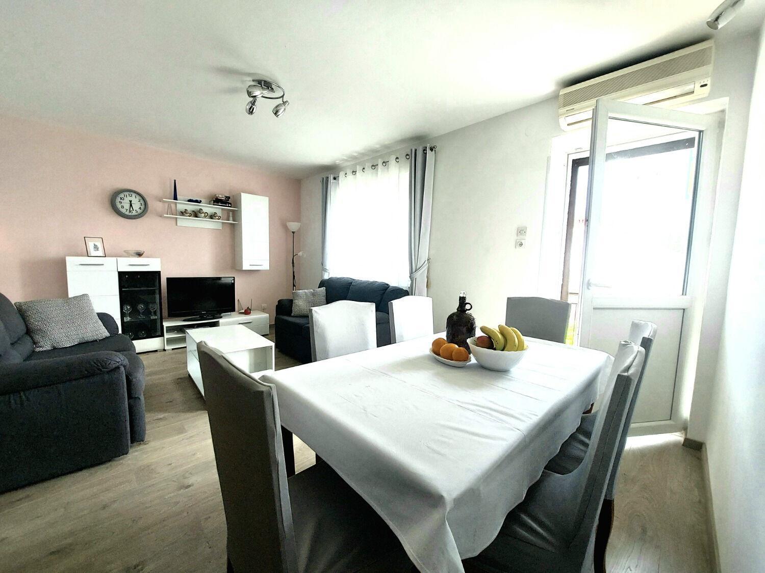Apartment Fila - Large & Close To The Beach Makarska Esterno foto